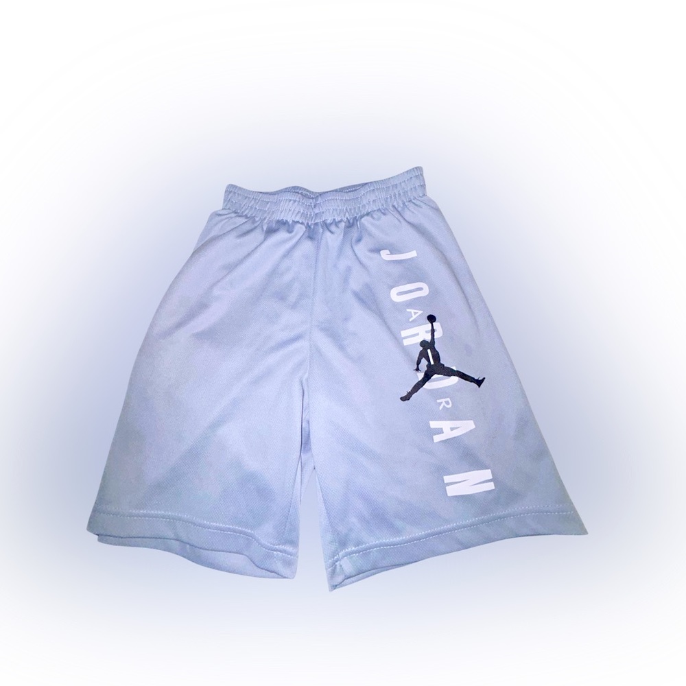 Air Jordan size medium boys youth ages 10 to 12 lightly used light gray shorts